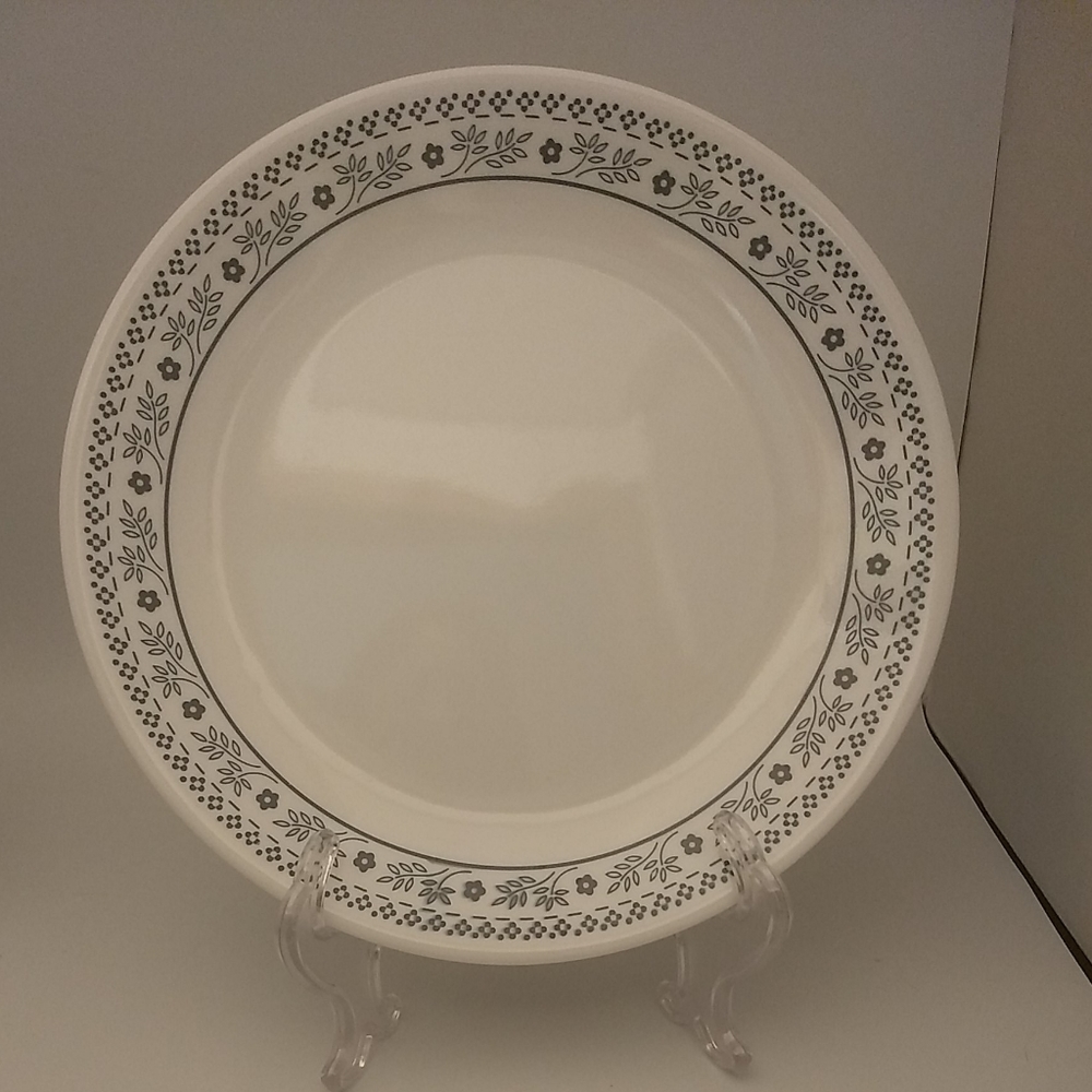 Lot of 4 Corelle Corning Blueberry Dinner Plate Blue 10 1/4 Floral Design